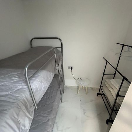Apartamentos Cala Crancs 萨洛 外观 照片