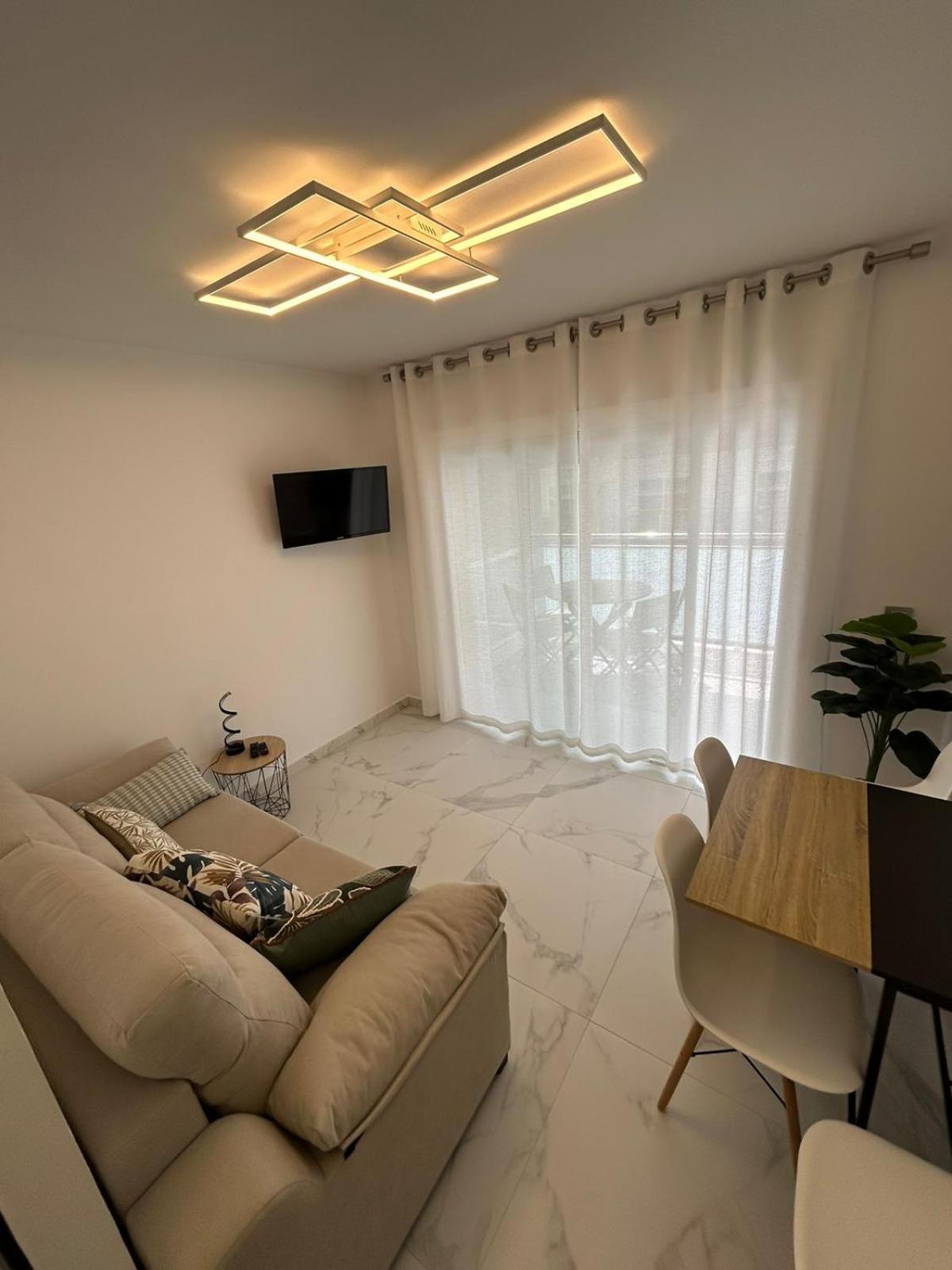 Apartamentos Cala Crancs 萨洛 外观 照片