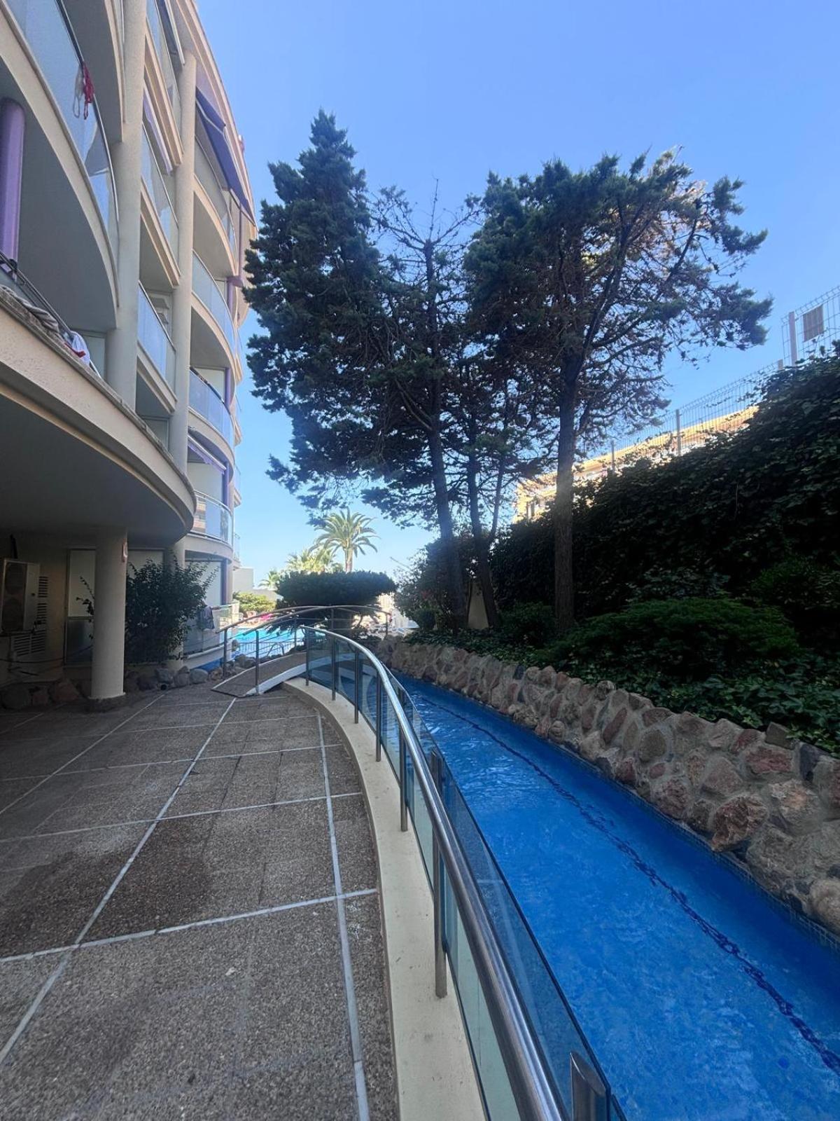 Apartamentos Cala Crancs 萨洛 外观 照片